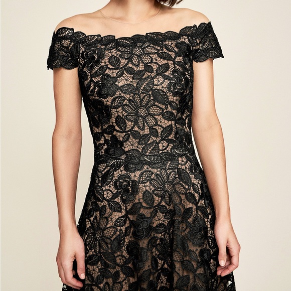 Tadashi Shoji Elidi Off Shoulder Lace Dress Black Size 16 Formal Cocktail - Picture 3 of 10